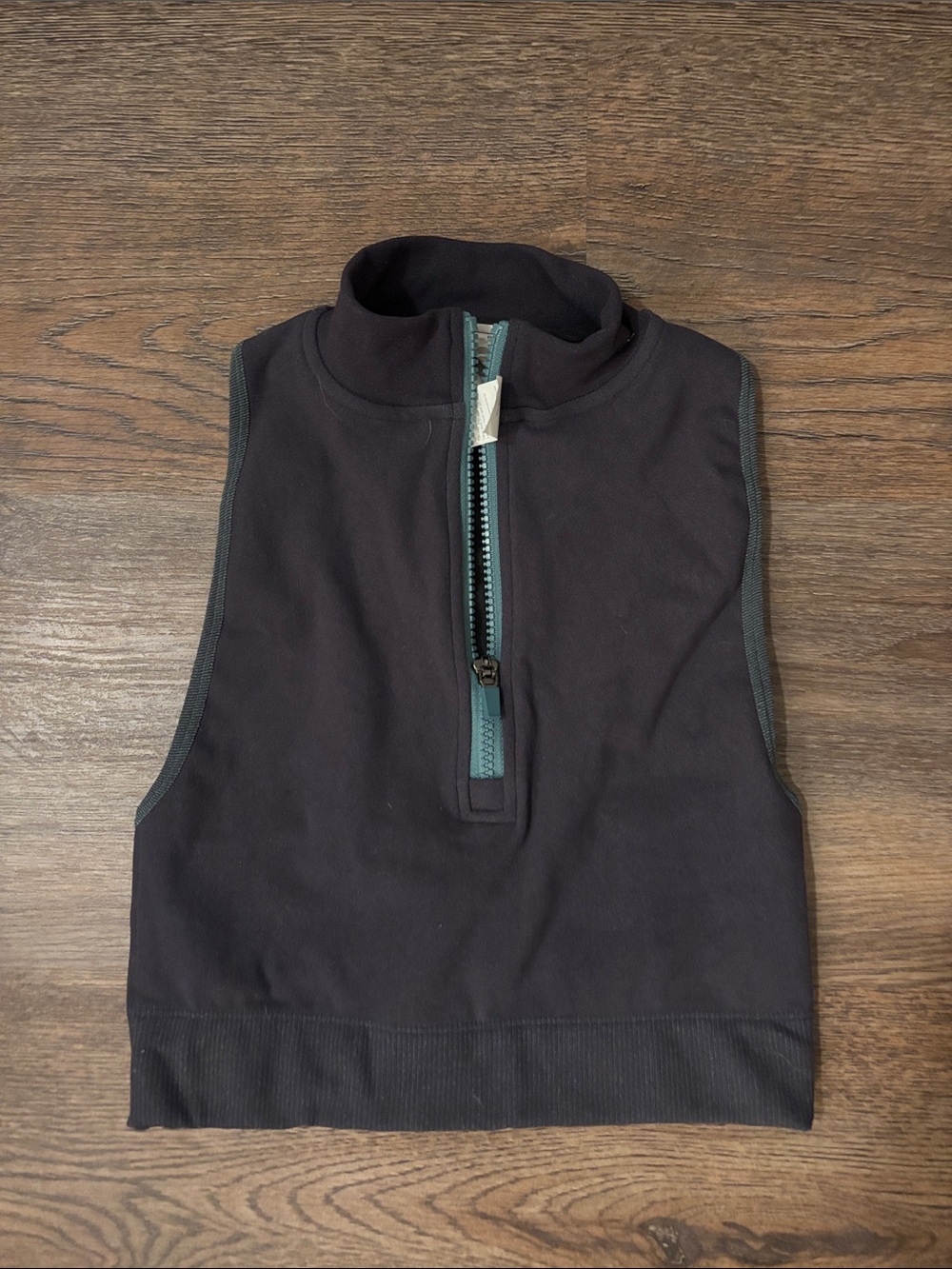 Fabletics Black Sleeveless Zip-Front Sports Bra with Teal Trim